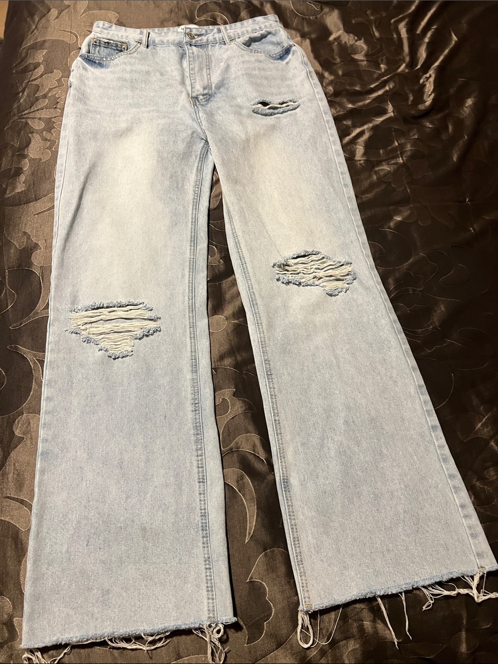 That’s So Fetch Light Wash Highly Distressed Jeans Wide Leg High Rise Raw Hem 10
